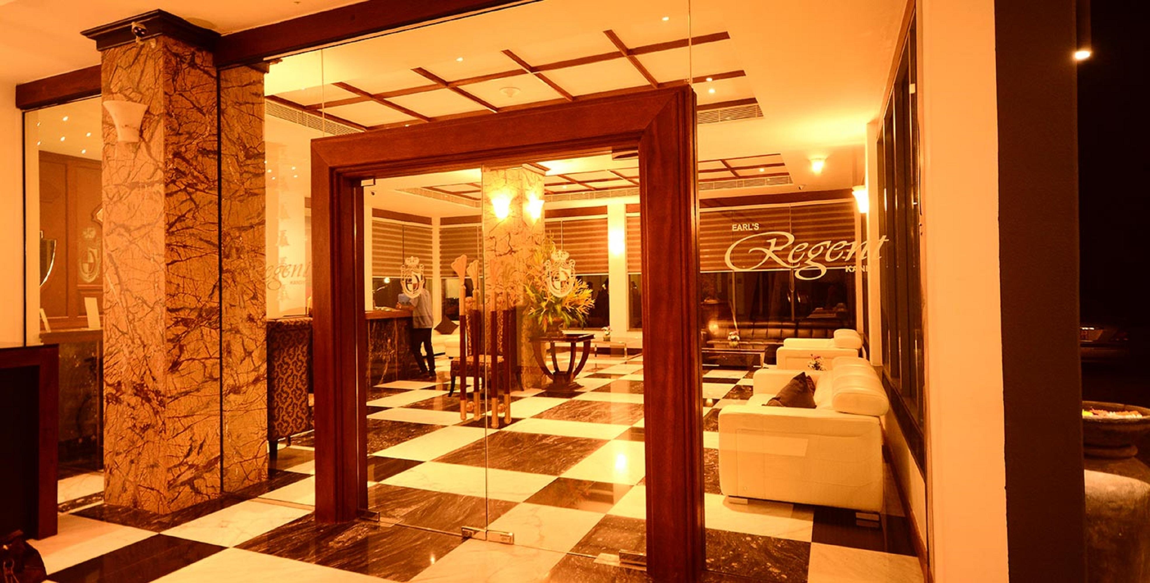 Earl'S Regent Hotel Kandy Exterior photo